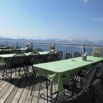 von der Terrasse auf dem Stockhorn 2190 m.ü.M. kann man eine atemberaubende Aussicht geniessen