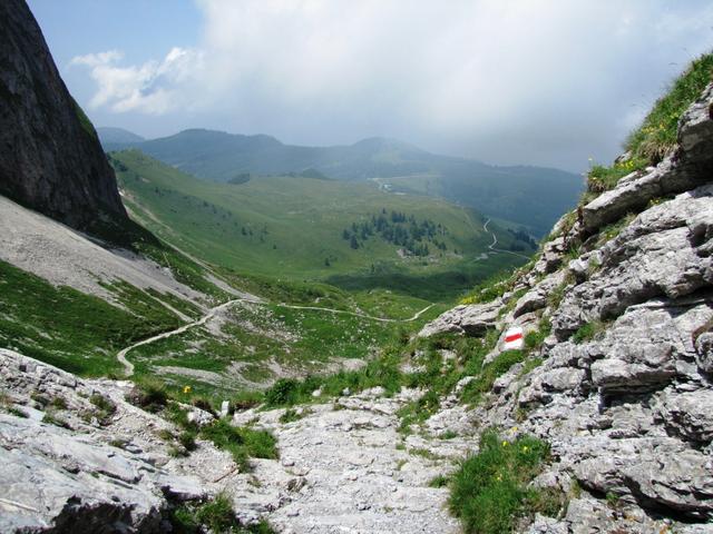 wir verlassen nun den schmalen Leiterenpass