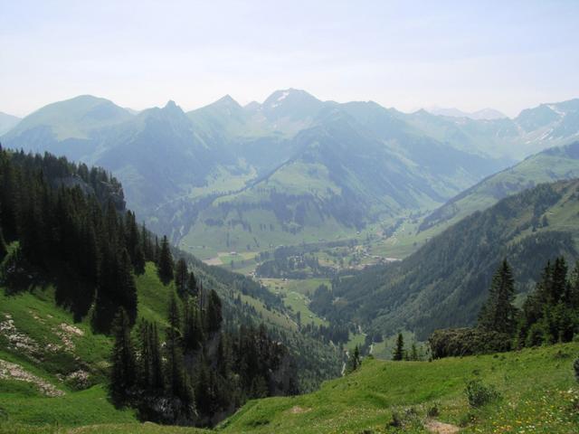 Tiefblick nach Schwenden bei Punkt 1925 m.ü.M.