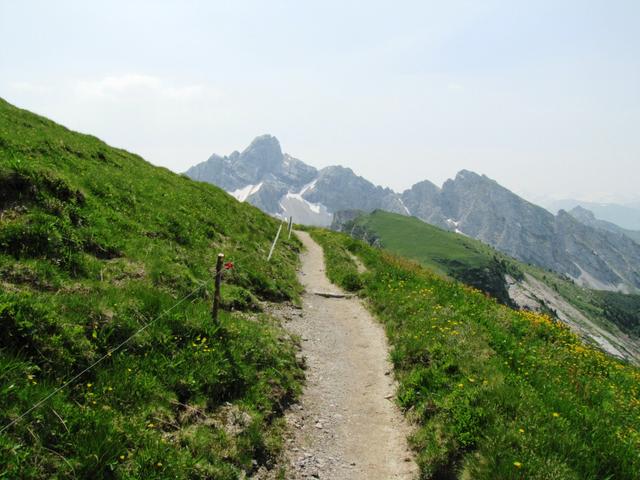 mit Blick auf die Spillgerte geht unsere Wanderung weiter