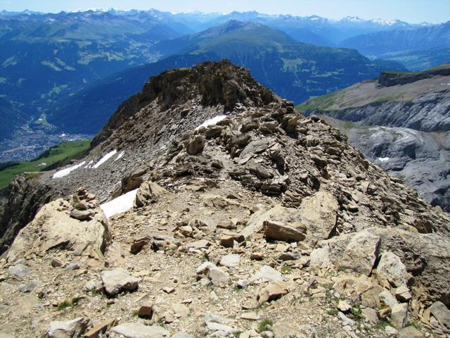 auf dem Grat des Haldensteiner Calanda geht es weiterhin abwärts