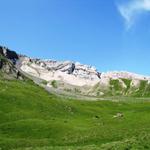 bei Cafäraboden 2055 m.ü.M. mit Blick auf den Haldensteiner Calanda. Noch vor kurzem waren wir dort oben