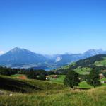 während dem Wandern, konnten wir so eine schöne Aussicht auf den Niesen bestaunen. Dort oben waren wir auch schon