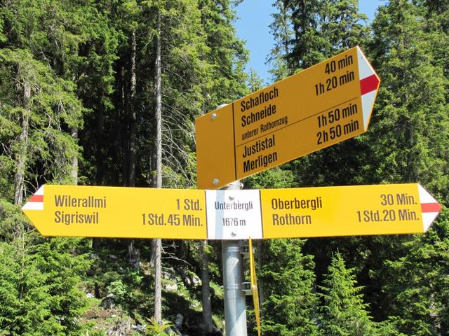 Wegweiser bei Underbärgli 1676 m.ü.M. unser nächstes Ziel ist Oberbärgli