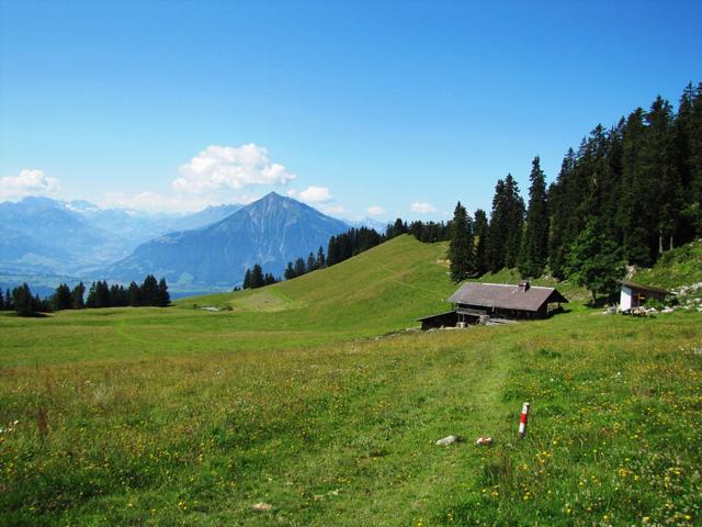 Blick zurück nach Underbärgli und Niesen