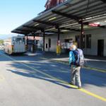 Bahnhof Meiringen. Hier haben wir das Postauto genommen...