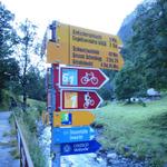 Wegweiser beim Hotel Rosenlaui 1328 m.ü.M. unser nächstes Ziel die Engelhornhütte