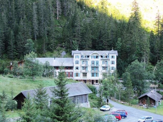 Blick zurück zum schönen Hotel Rosenlaui im Reichenbachtal