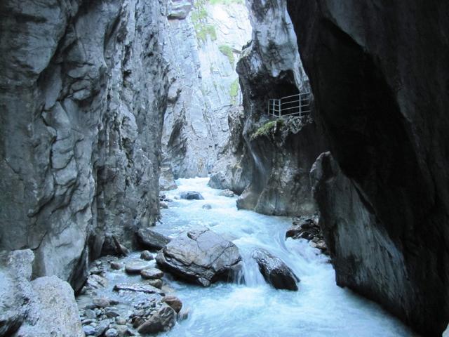 wuchtige Wasserfälle, romantische Grotten, bizarre Felsschliffe...