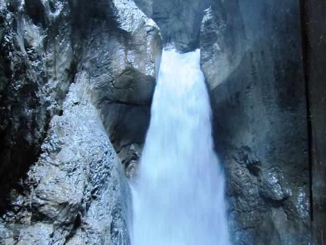 wirklich imposant die Kraft des Wassers