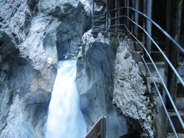 am 6. Juni 1903 wurde die Gletscherschlucht Rosenlaui eröffnet