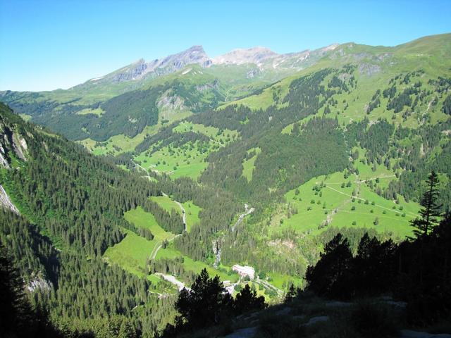 Tiefblick ins Reichenbachtal mit dem Hotel Rosenlaui