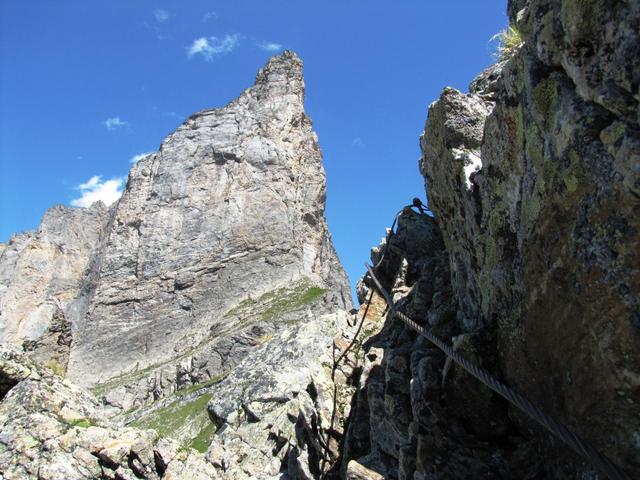 vor dem Urbachsattel biegt der Bergweg rechts ab...