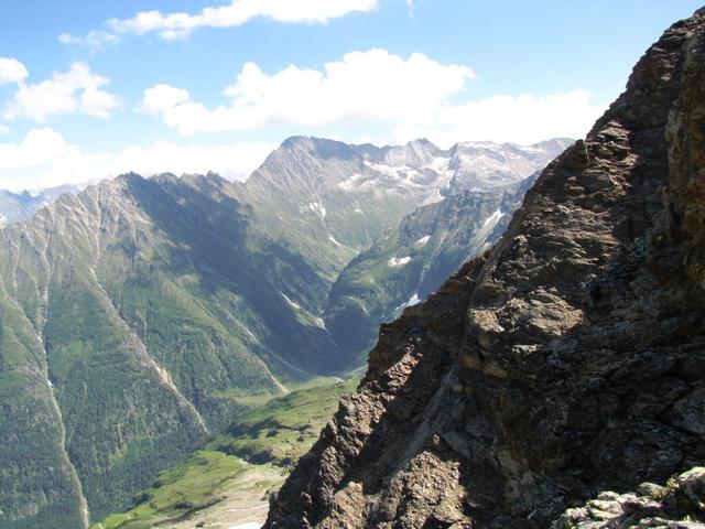 Tiefblick ins Urbachtal und Ritzlihorn