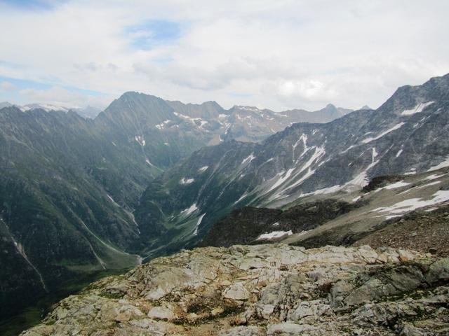 Blick auf das Urbachtal, Ritzlihorn und Gauligebiet. Dort hinten waren wir auch schon