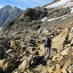 frühmorgens verlassen wir die Dossenhütte. Wir haben eine lange Wanderung vor uns