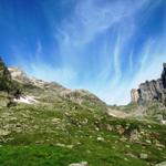 Blick hinauf zum Dossen, Dossengrat, Dossenhütte, Urbachsattel und Gstellihorn