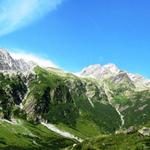 sehr schönes Breitbildfoto mit Blick nach oben zum Hangendgletschhorn, Dossen, Dossenhütte, Urbachsattel und Gstellihorn