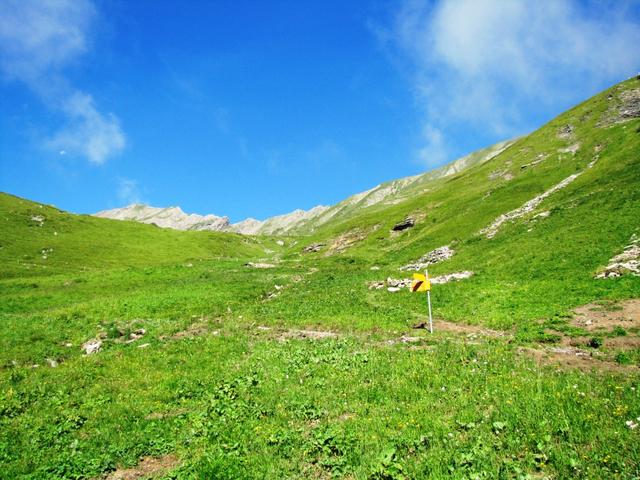 bei der Wegkreuzung bei Punkt 1910 m.ü.M.