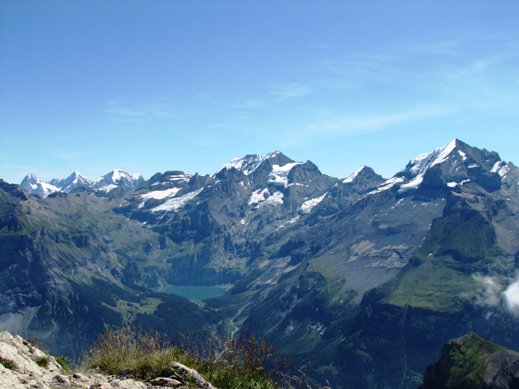 einfach traumhaft der Blick zum Blüemlisalpmassiv und den Oeschinensee