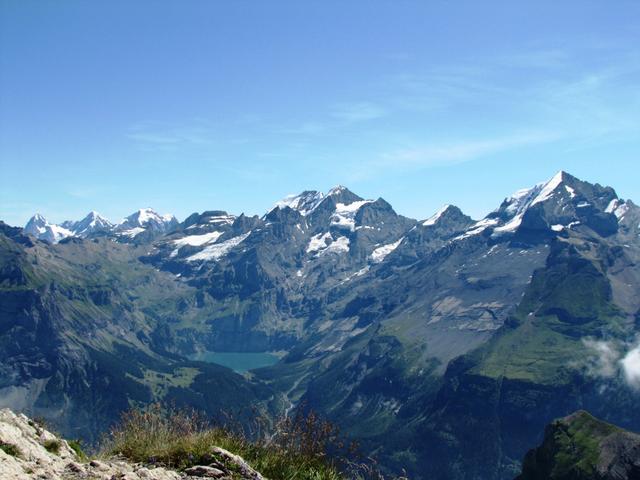 einfach traumhaft der Blick zum Blüemlisalpmassiv und den Oeschinensee