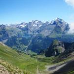 Blick zur Bergstation der Luftseilbahn Allmenalp, Kandersteg, Oeschinensee und die Berner Bergriesen