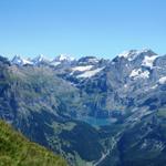 was für ein Panorama. Inmitten der Berner Bergriesen der blaue Oeschinensee