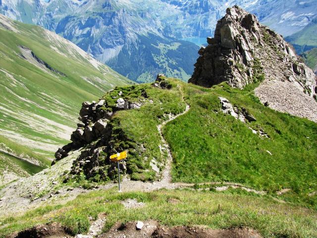 wir haben den Bundergrat erreicht. Von links sind wir von der Bergstation gekommen. Geradeaus werden wir jetzt weiterlaufen