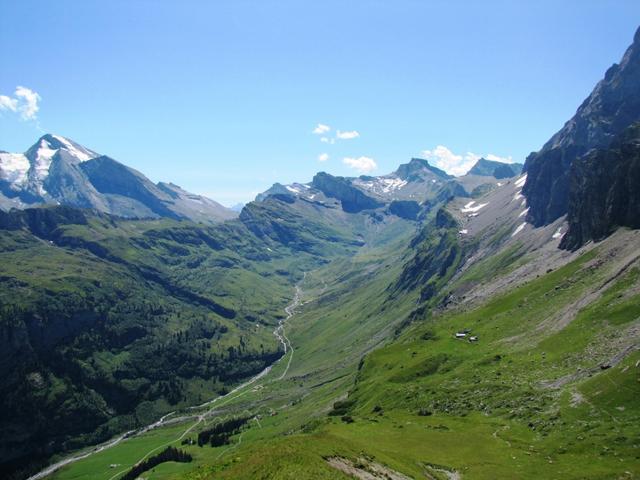 links der Rinderhorn der Üschenegrat und Inner Üschene