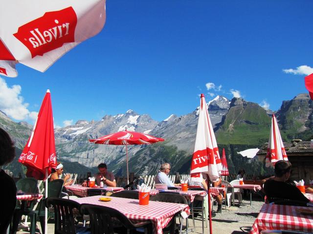 ein kühles Bierchen, warme Temperaturen, Sonnenschein und eine traumhafte Aussicht, wass will man noch mehr