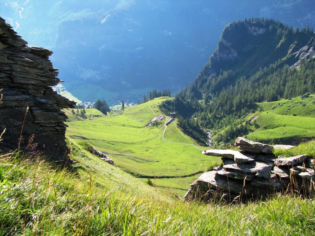 Tiefblick zur Bergstation Allmenalp