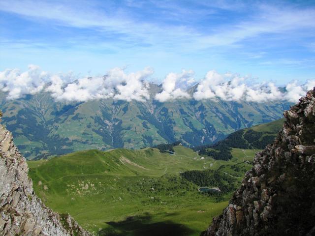 Blick ins Entschligetal, Elsigenalp mit Elsigsee. Dort waren wir auch schon