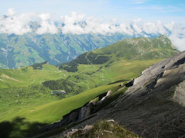 Tiefblick in das Entschligetal, Elsigenalp mit Elsigsee und Elsighore