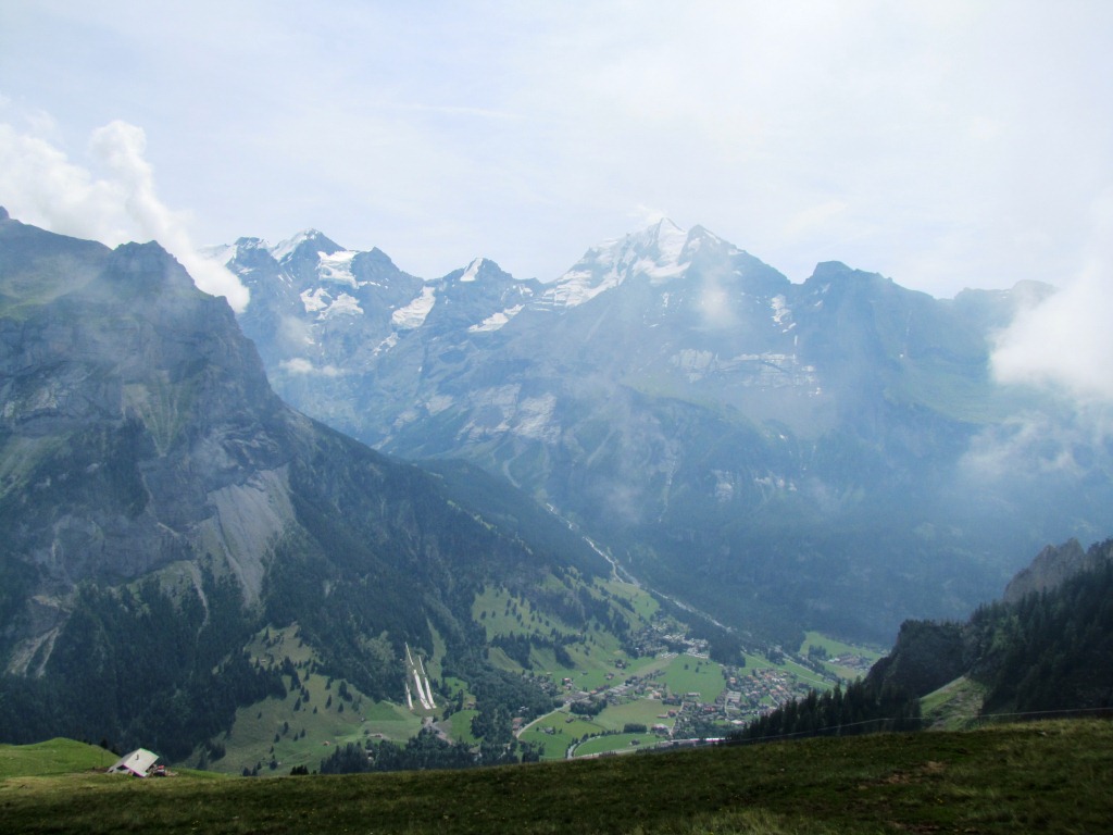 was für eine schöne Aussicht bei Punkt 1989 m.ü.M. Bluemlisalp, Kandertal mit Kandersteg