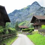 bei Bütschels 1179 m.ü.M. noch ein paar Meter und wir haben die Talstation der Luftseilbahn Allmenalp erreicht