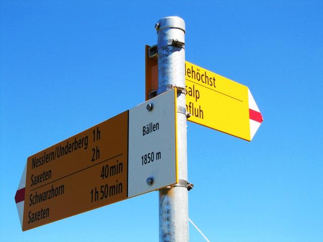 Wegweiser beim Bauernhof 1850 m.ü.M.