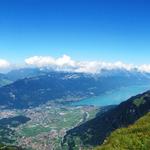 was für ein grandioses Breitbildfoto. Es ist unmöglich alle Berge aufzuzählen die man vor hier oben bestaunen kann