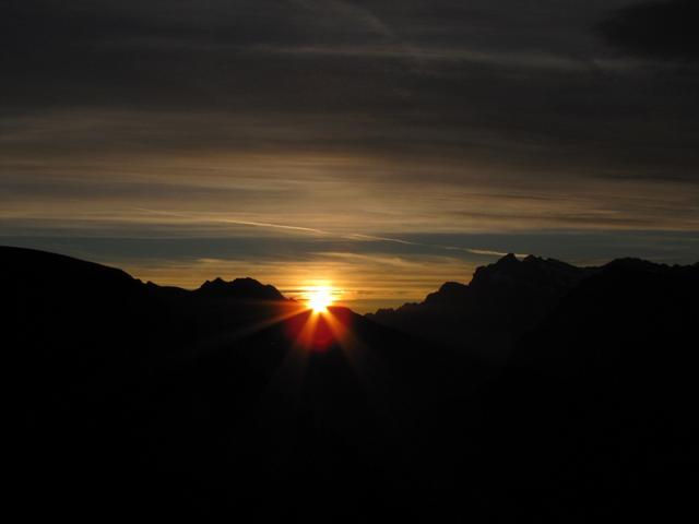 Sonnenaufgang bei der Lobhornhütte