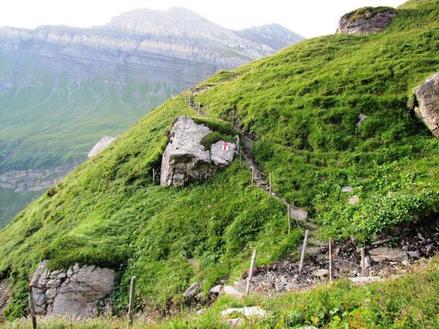 nach dem Chantbach ist wegen einem Erdrutsch eine neue Wegführung gebaut worden