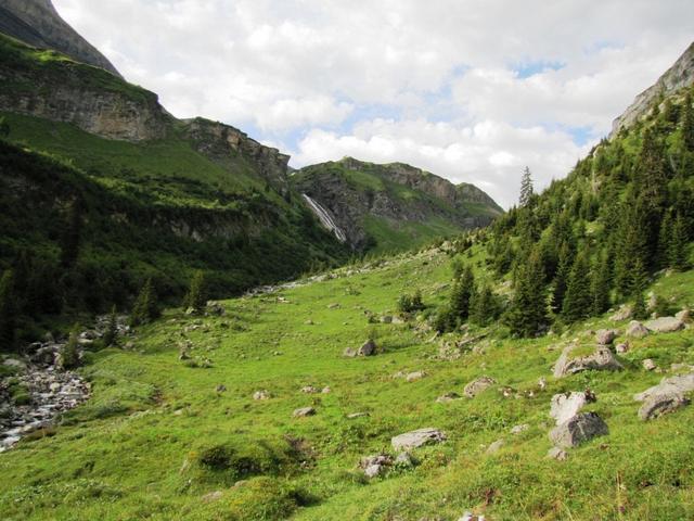 am Talboden des Soustal führt unsere Wanderung nun wieder aufwärts