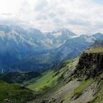 Breitbildfoto mit Blick (leider bedeckt) zum Eiger, Mönch, Jungfrau, Äbeni Flue und Breithorn