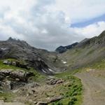 Blick ins Engital. Am Horizont das Schilthorn unser Ziel dieser Wanderung