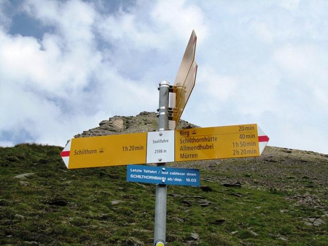 Wegkreuzung bei Seewlifura 2598 m.ü.M. wir laufen weiter geradeaus