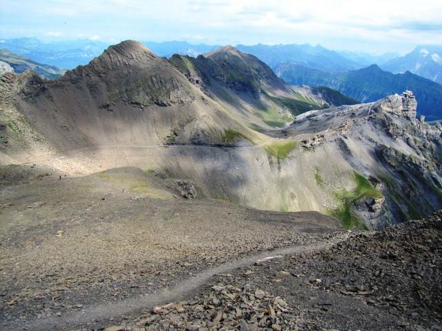 Blick zurück zum Bietenhorn (Bildmitte). Rechts Mittelstation Birg