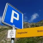 Wegweiser beim Parkplatz Umpol