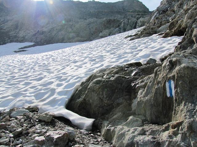 mitte August und es hat noch Altschneefelder. Diese Bergwanderung kann man nur im Hochsommer durchführen