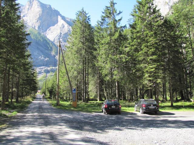 beim grossen Parkplatz Eingang Gasterntal 1352 m.ü.M.