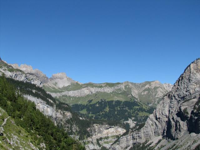 Blick hinüber zur Bunderchrinde, Chlyne Loner, Bunderspitz und First, dort oben waren wir auch schon