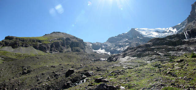 Breitbildfoto vom breiten Kessel unter der Nordflanke des Balmhorn