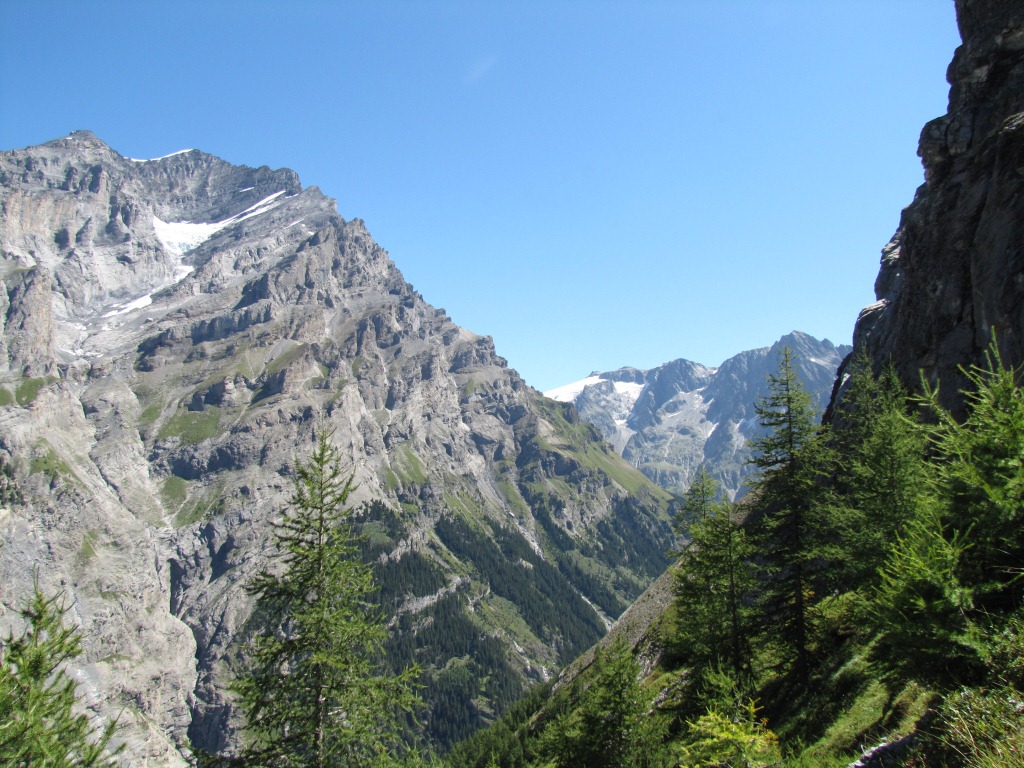 Blick zum Ende vom Gasterntal mit dem Kanderfirn